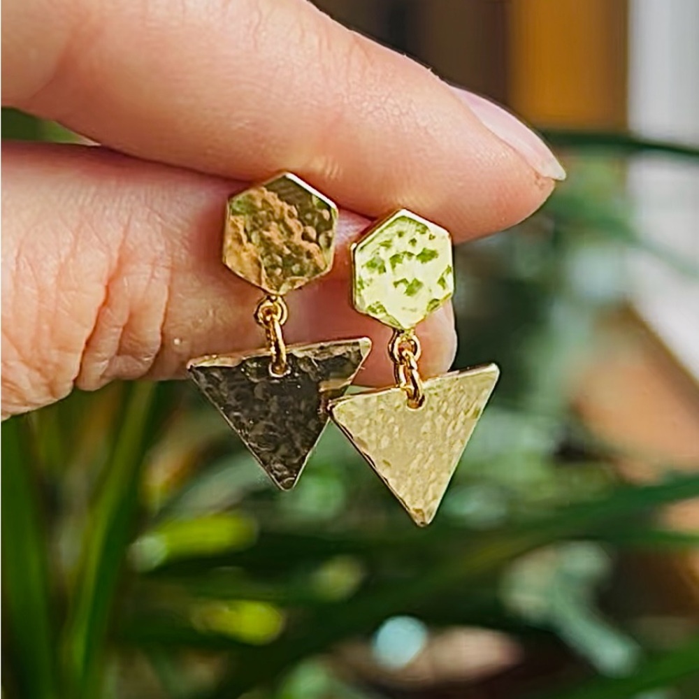 ✨NWT✨Hand Hammered Hexagon and Triangle Gold Earrings✨handmade - Picture 1 of 6